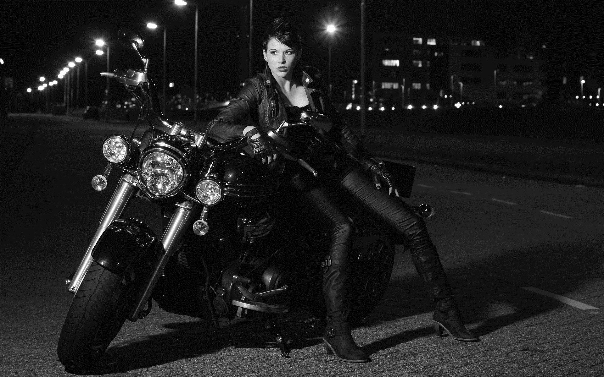 Photo Beautiful girls and motorcycles in Kota Baru
